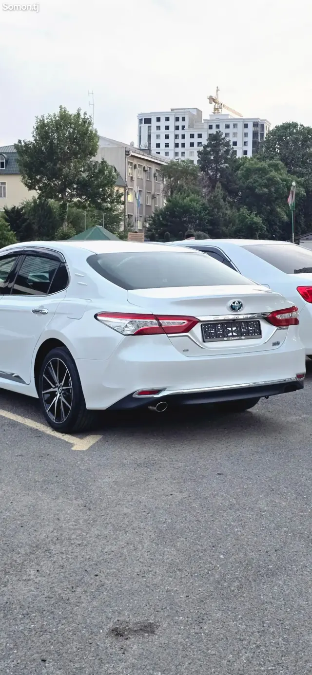 Toyota Camry 2018 · 2.5 AT