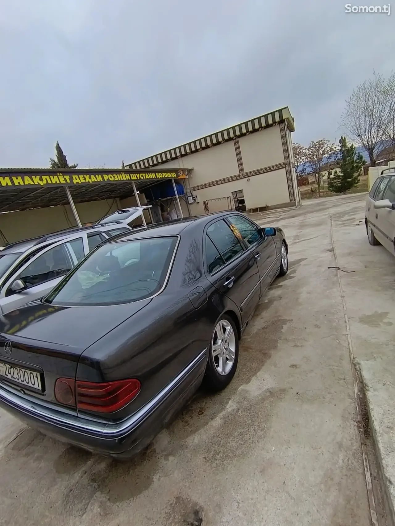 Mercedes-Benz E class 1996 · 2.0 AT
