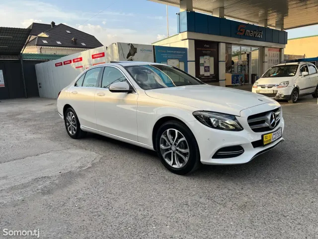 Mercedes-Benz C class 2015 · 2.0 AT