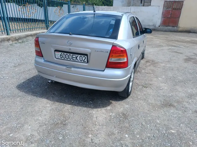 Opel Astra G 1998 · 1.6 MT
