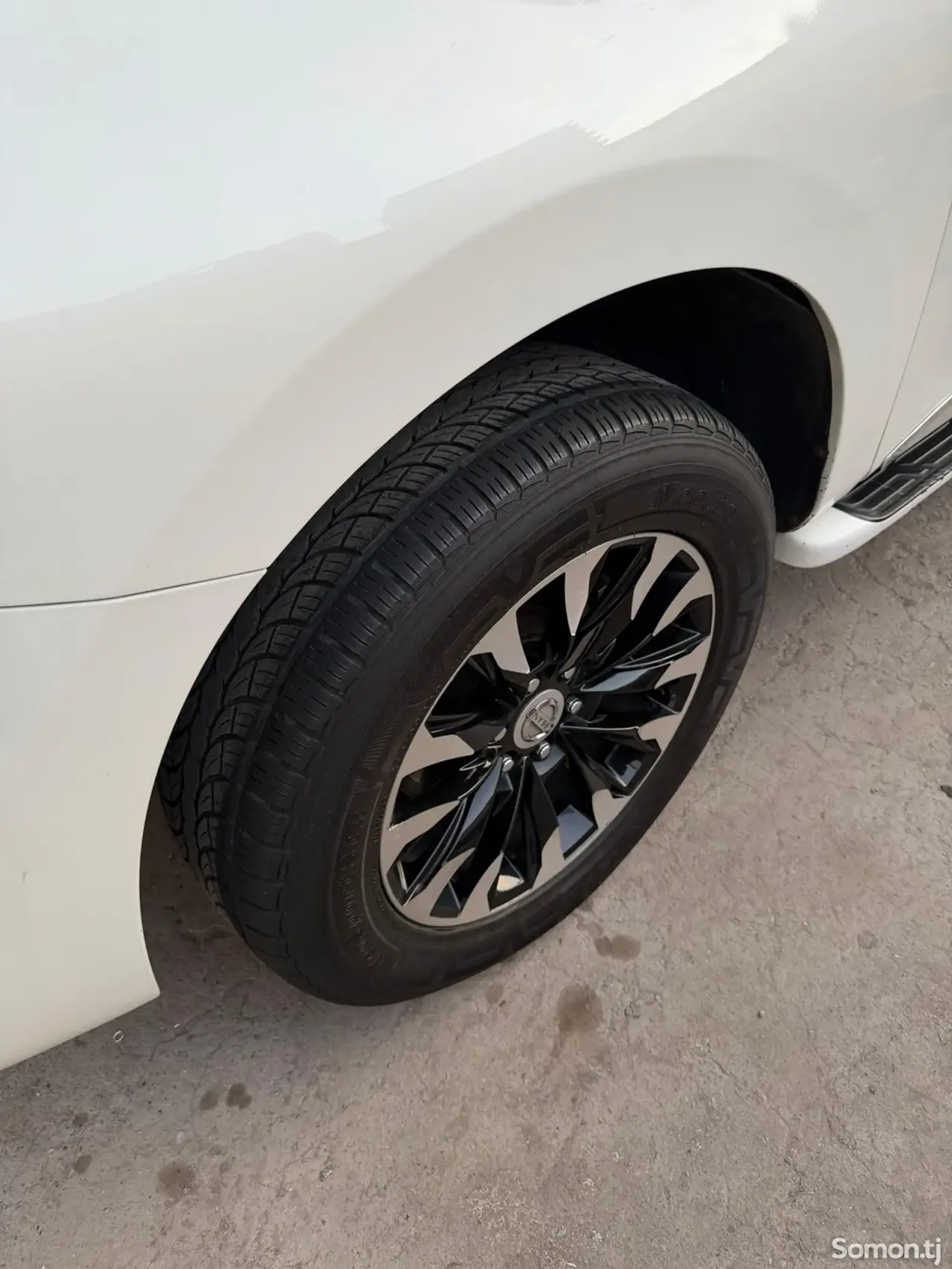 Nissan Patrol 2014 · 5.7 AT