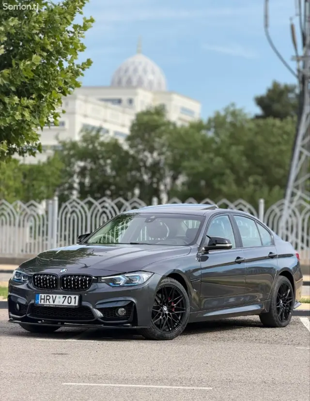 BMW 3 series 2017 · 5.2 AT