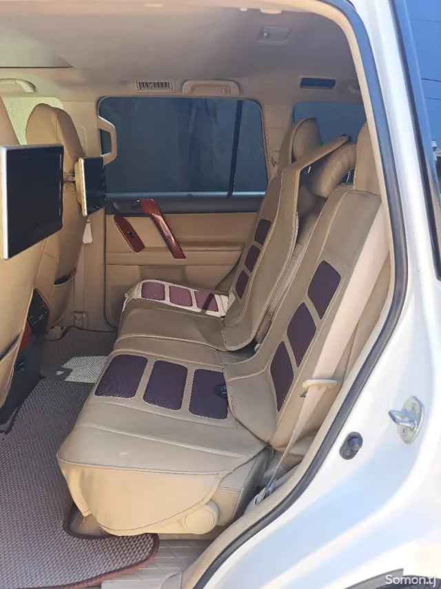 Toyota Land Cruiser Prado 2014 · 4.0 AT