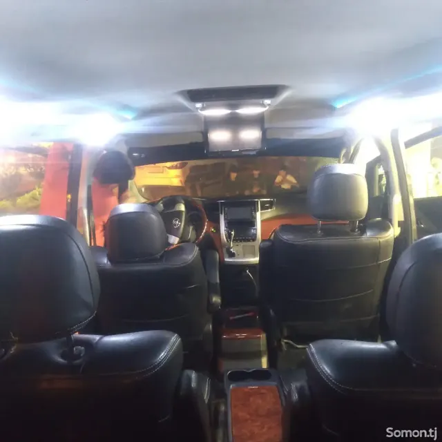 Toyota Vellfire 2010 · 2.4 AT