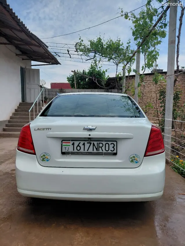 Chevrolet Lacetti 2005 · 1.6 MT