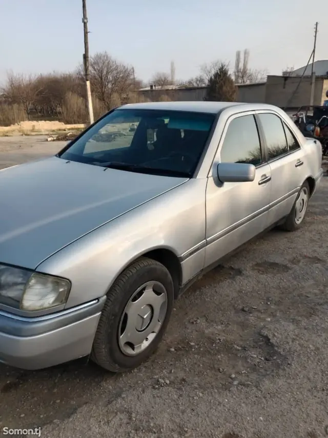 Mercedes-Benz C class 1995 · 1.8 AT