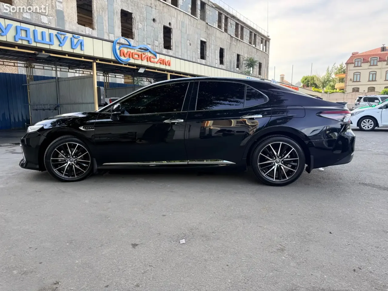 Toyota Camry 2018 · 2.5 AT