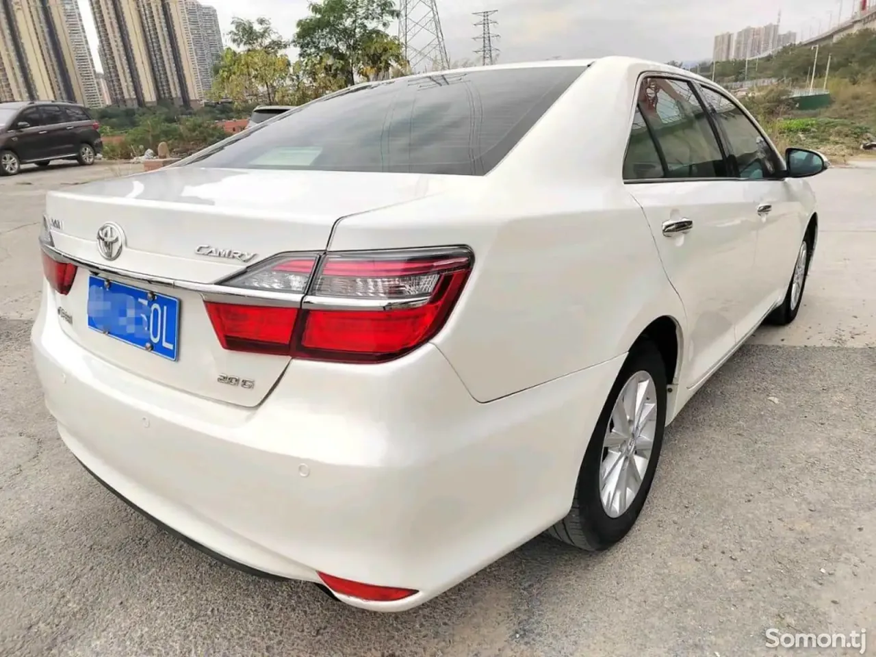 Toyota Camry 2016 · 2.0 AT