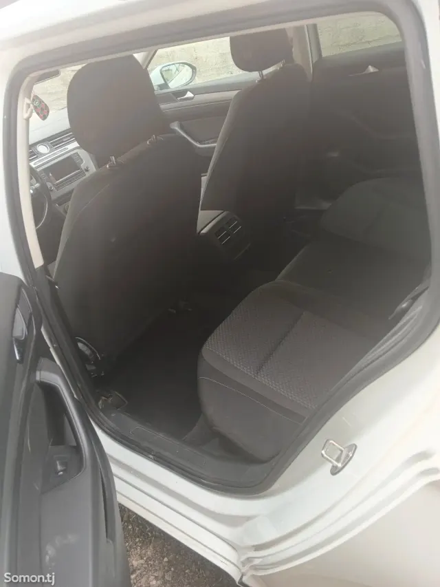 Volkswagen Passat 2015 · 1.4 AT