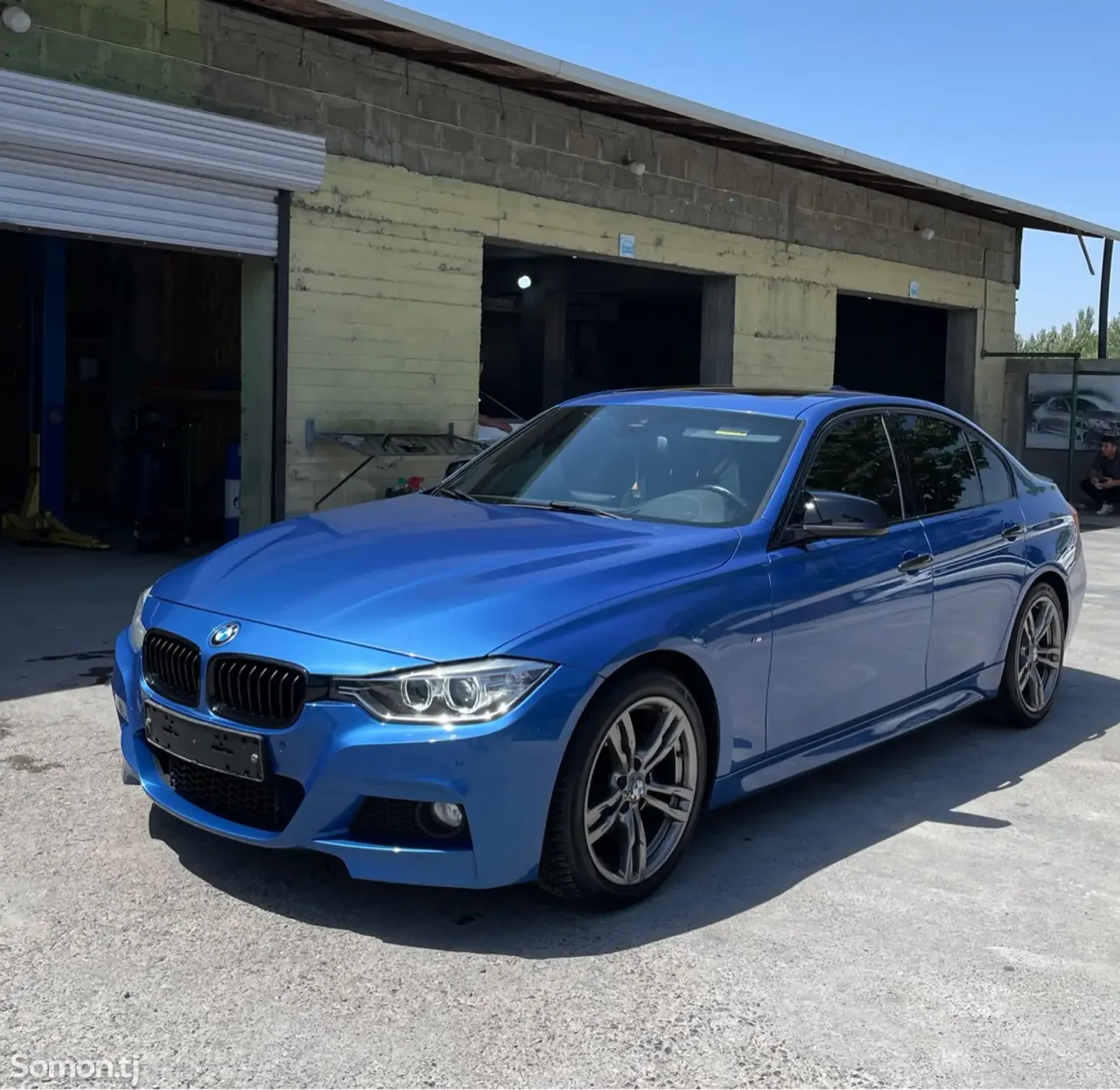 BMW 3 series 2016 · 2.0 AT