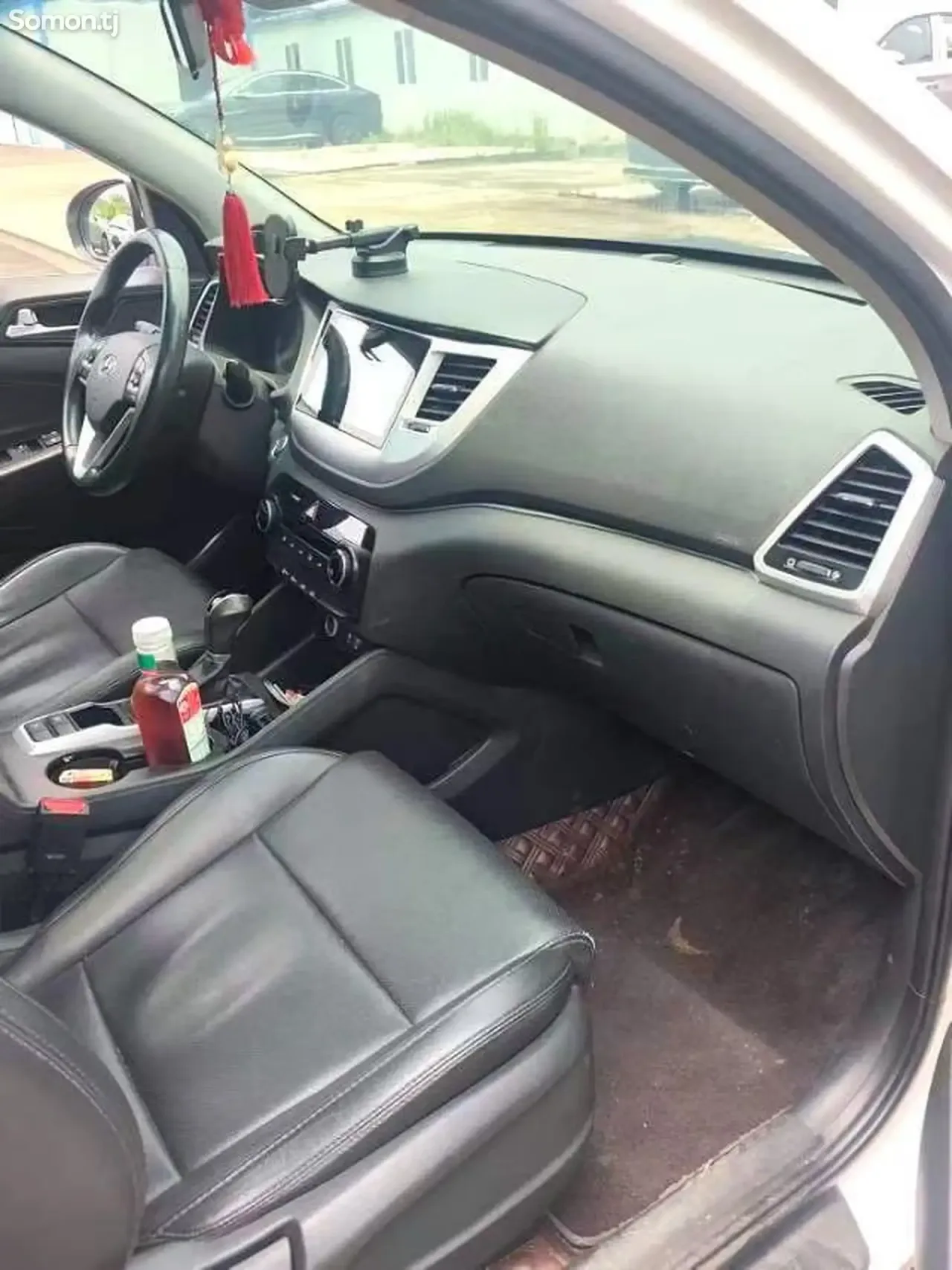 Hyundai Tucson 2015 · 1.6 AT