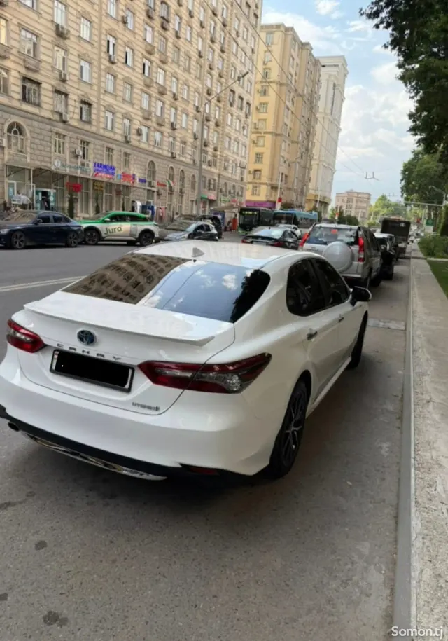 Toyota Camry 2021 · 2.5 AT