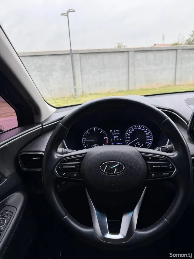 Hyundai Santa Fe 2018 · 2.2 AT