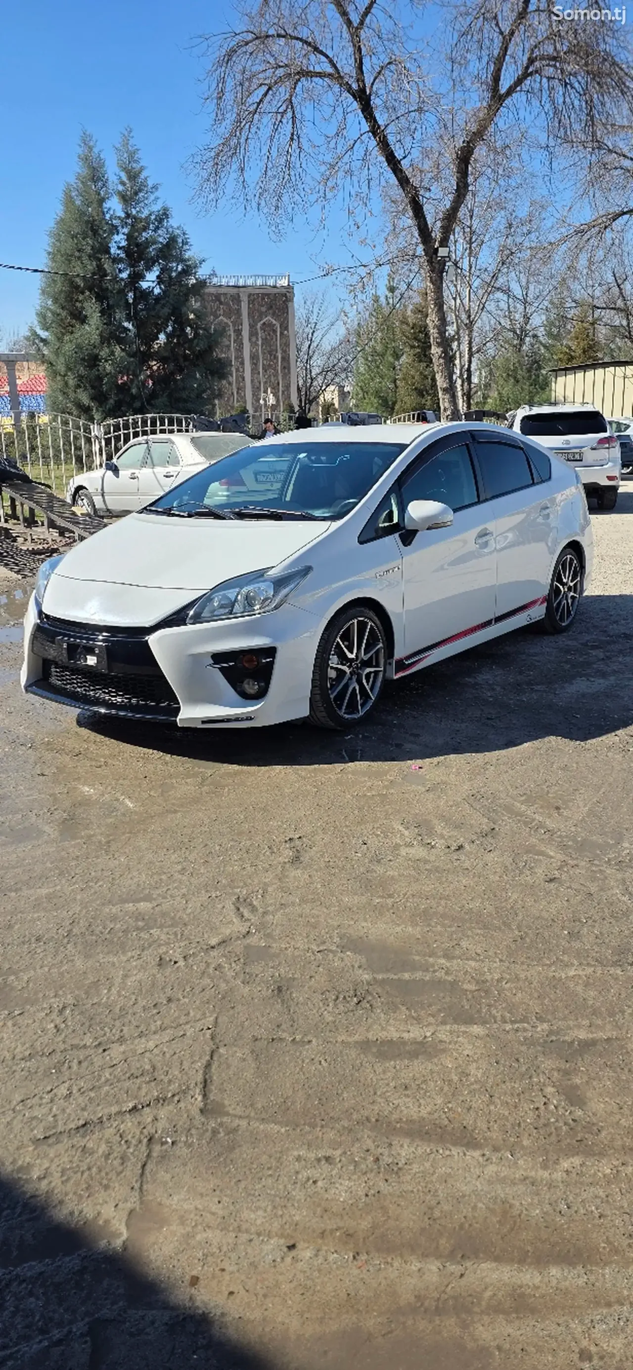 Toyota Prius 2014 · 1.8 CVT