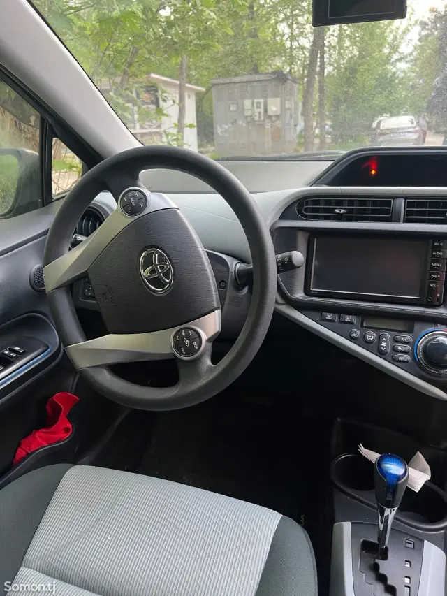 Toyota Aqua 2014 · 1.5 AT