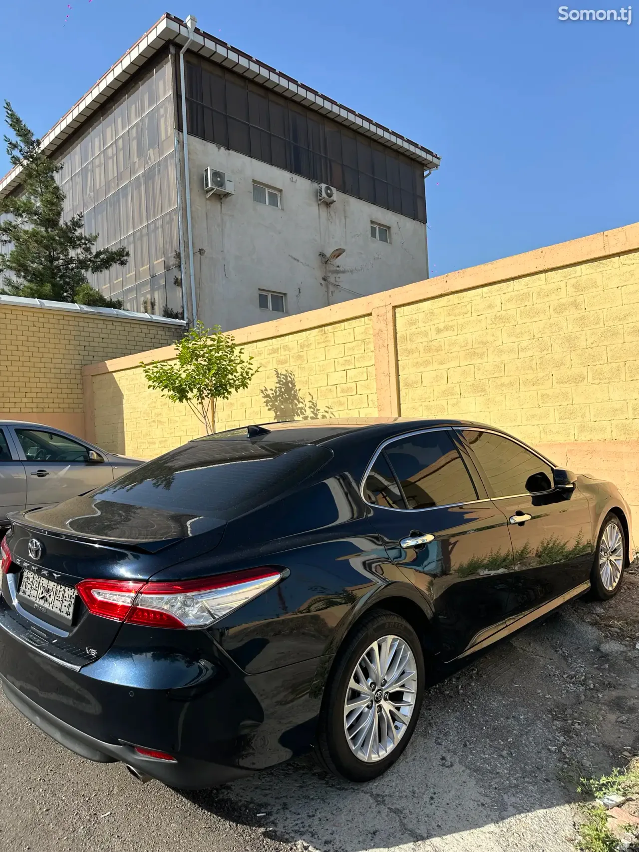 Toyota Camry 2018 · 3.5 AT