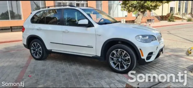 BMW X5 2012 · 3.0 AT