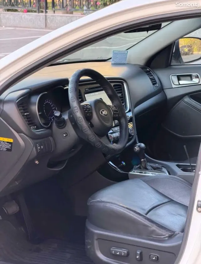 Kia K5 2015 · 2.0 AT