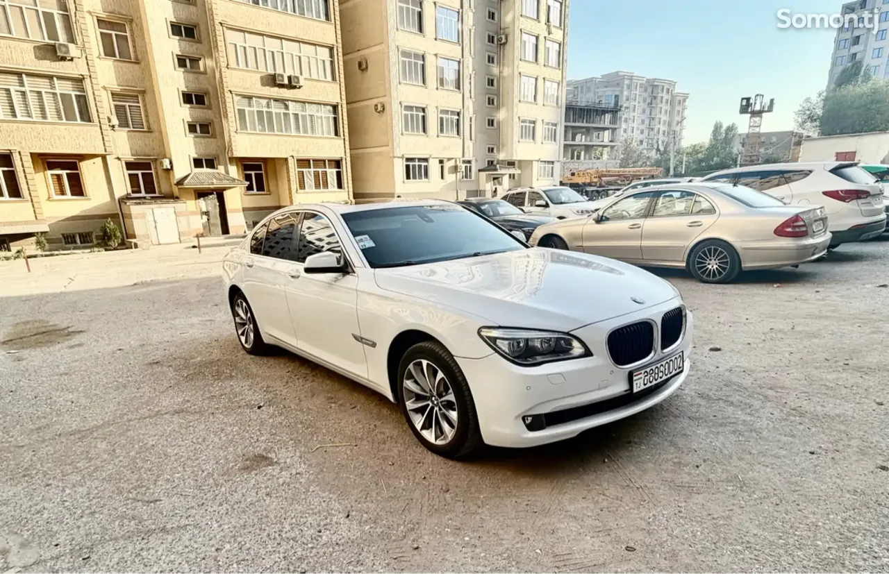 BMW 7 series 2010 · 3.0 AT