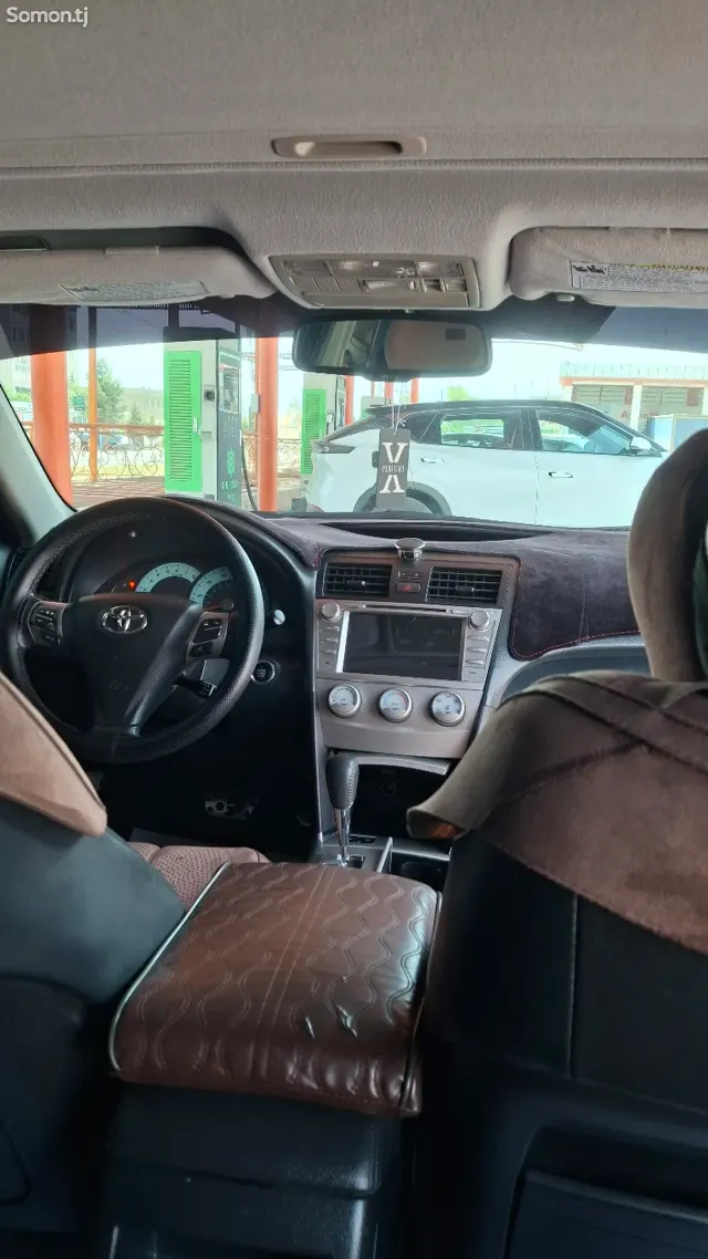 Toyota Camry 2011 · 2.5 AT