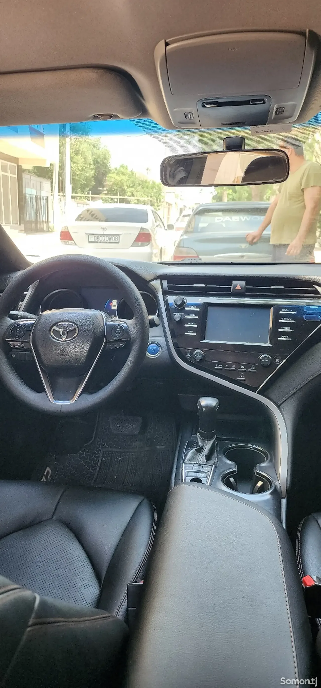 Toyota Camry 2018 · 2.5 AT