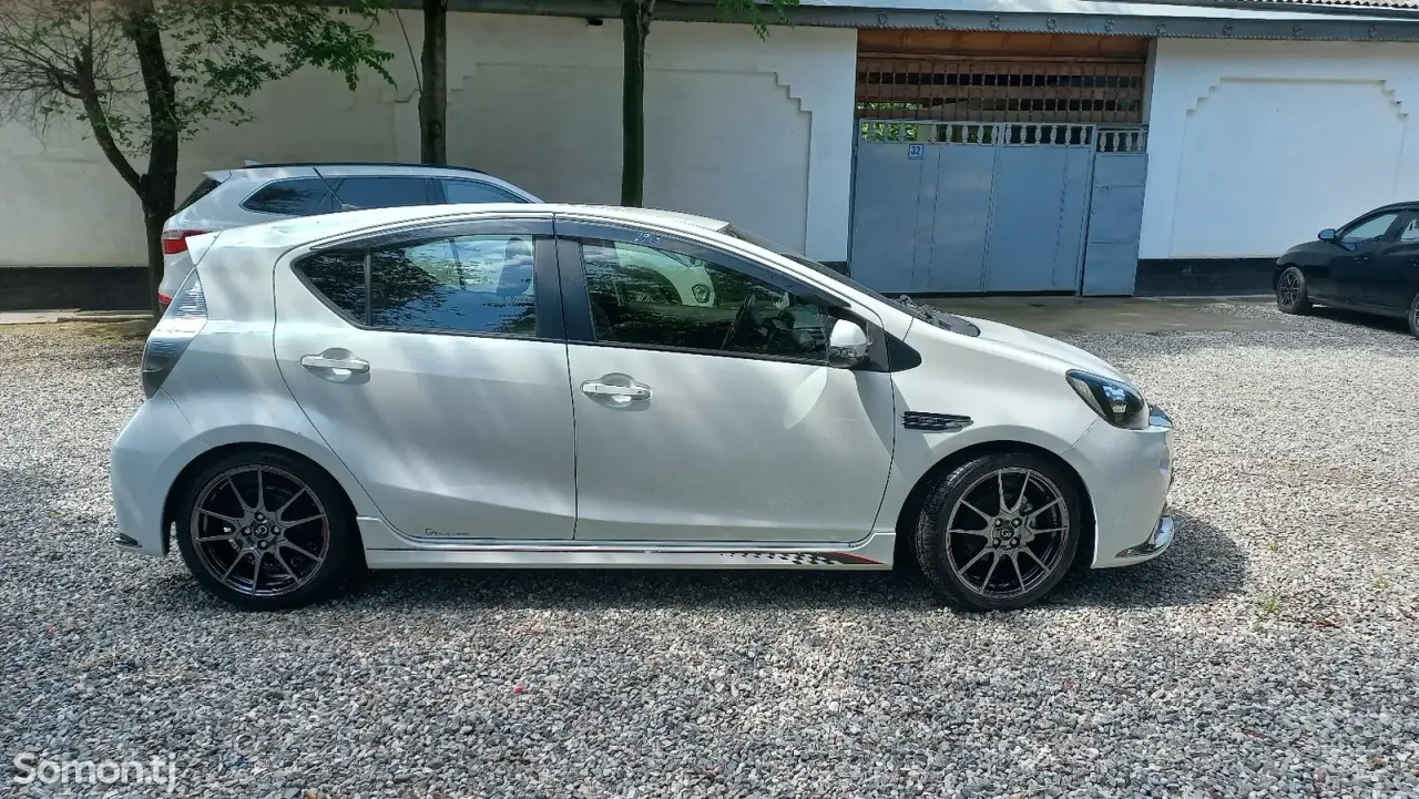 Toyota Aqua 2014 · 1.5 AT