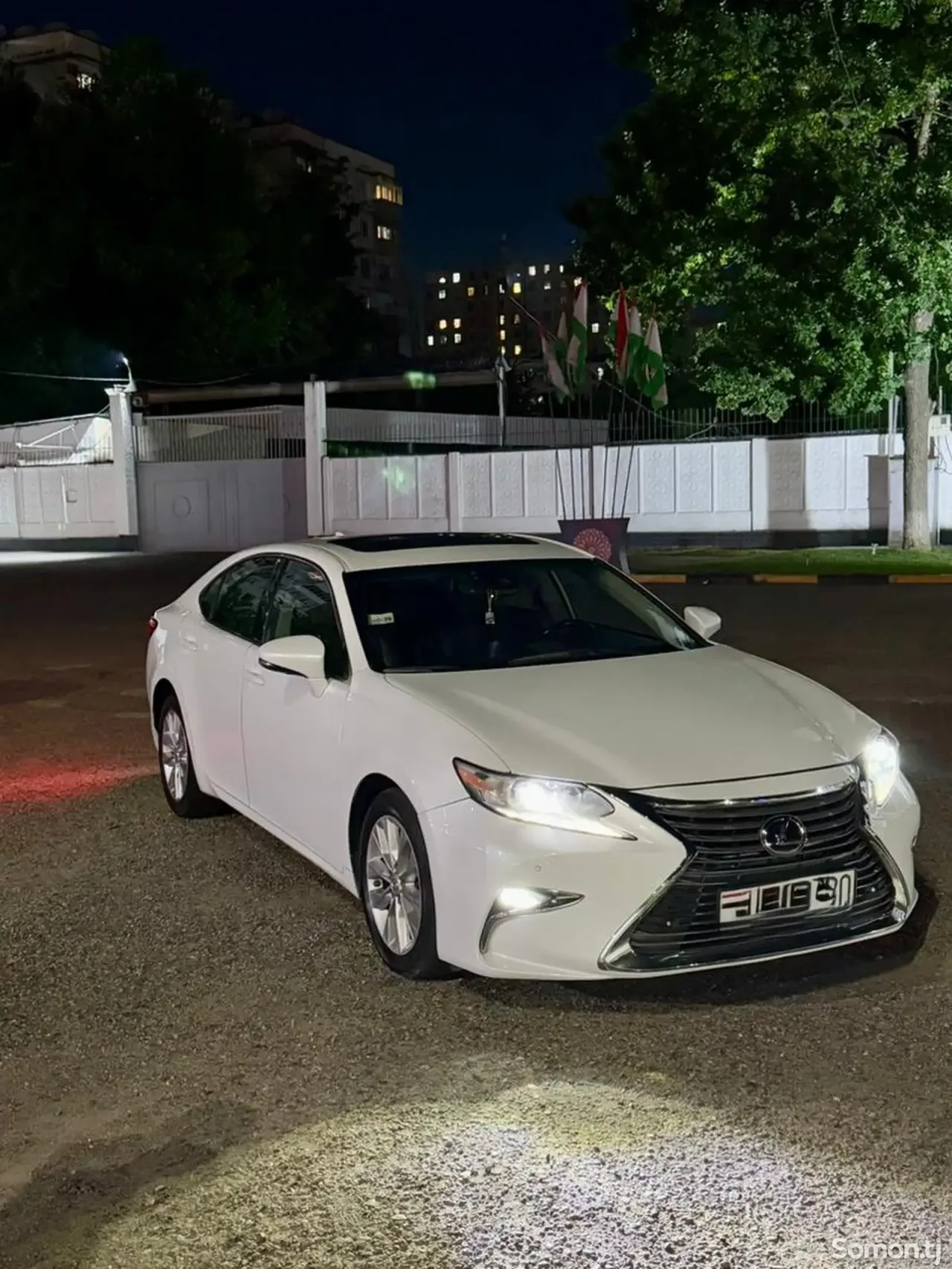 Lexus ES series 2017 · 2.5 AT