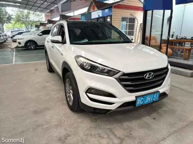 Hyundai Tucson 2015 · 1.6 AT