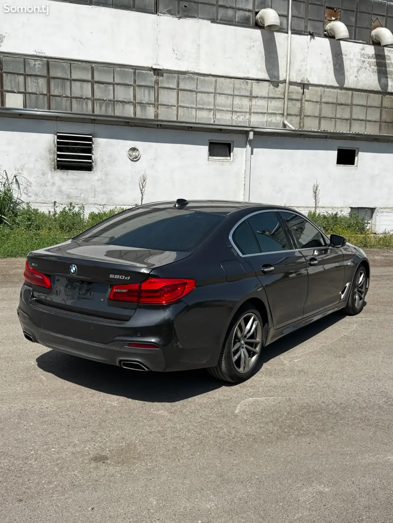 BMW 5 series 2018 · 2.0 AT