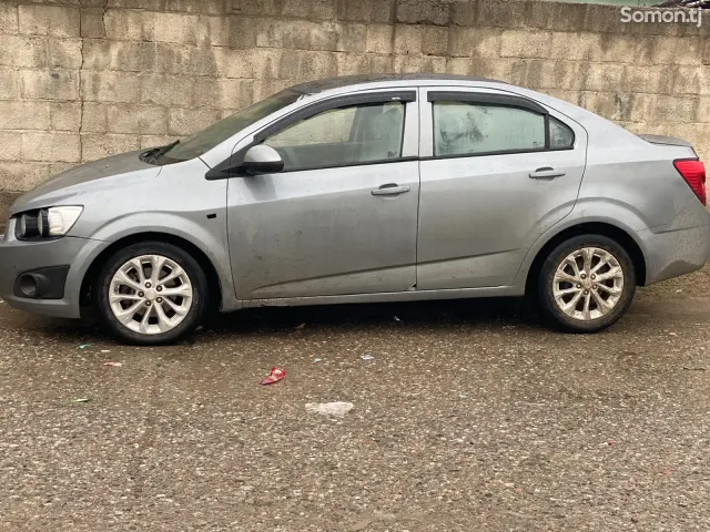 Chevrolet Aveo 2014 · 1.8 MT