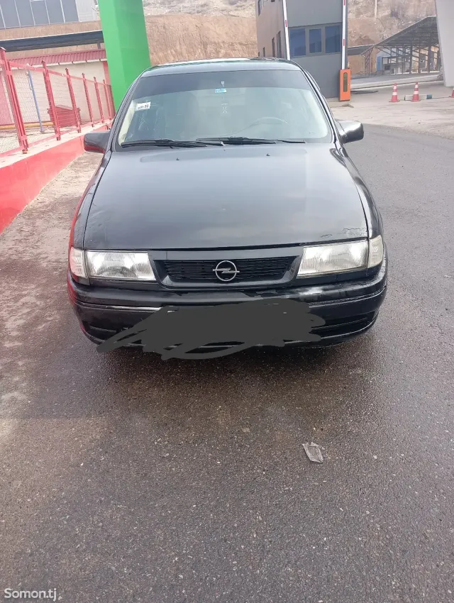 Opel Vectra A 1994 · 1.6 MT