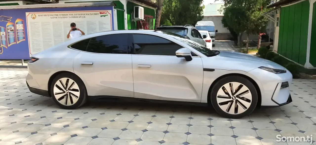 Geely Galaxy E8 2024 · AT