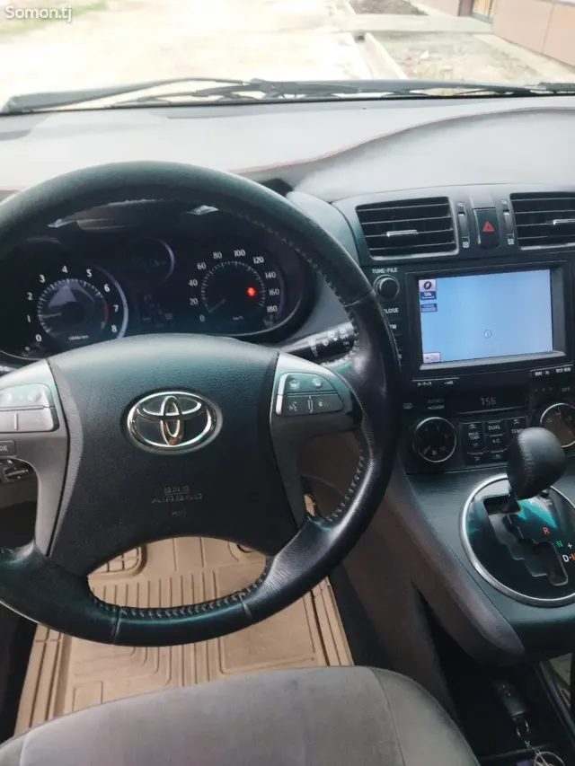 Toyota Mark X ZiO 2010 · 2.4 AT