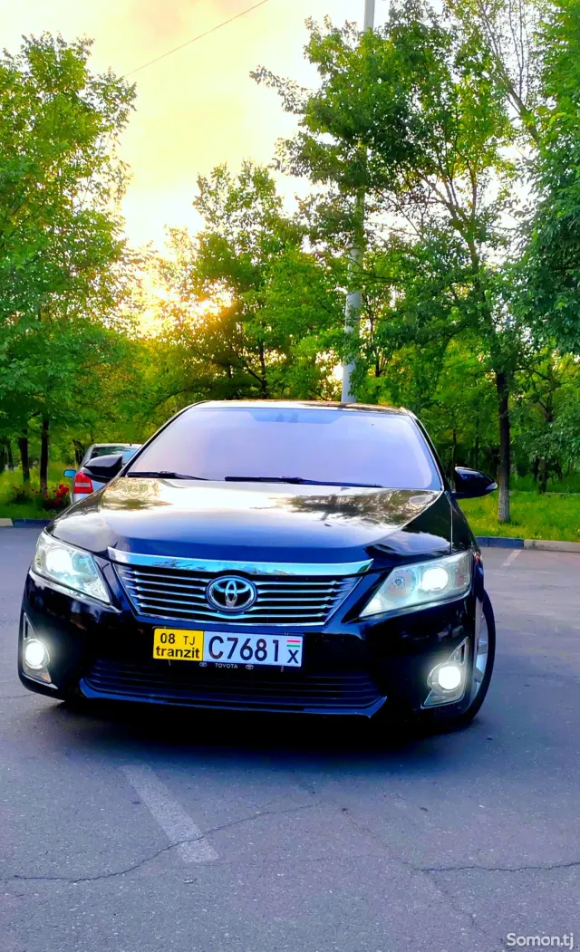 Toyota Camry 2013 · 2.5 AT