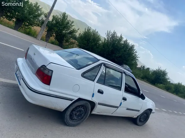 Daewoo Nexia 1996 · 1.6 MT