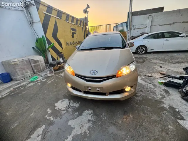 Toyota Wish 2015 · 1.8 AT