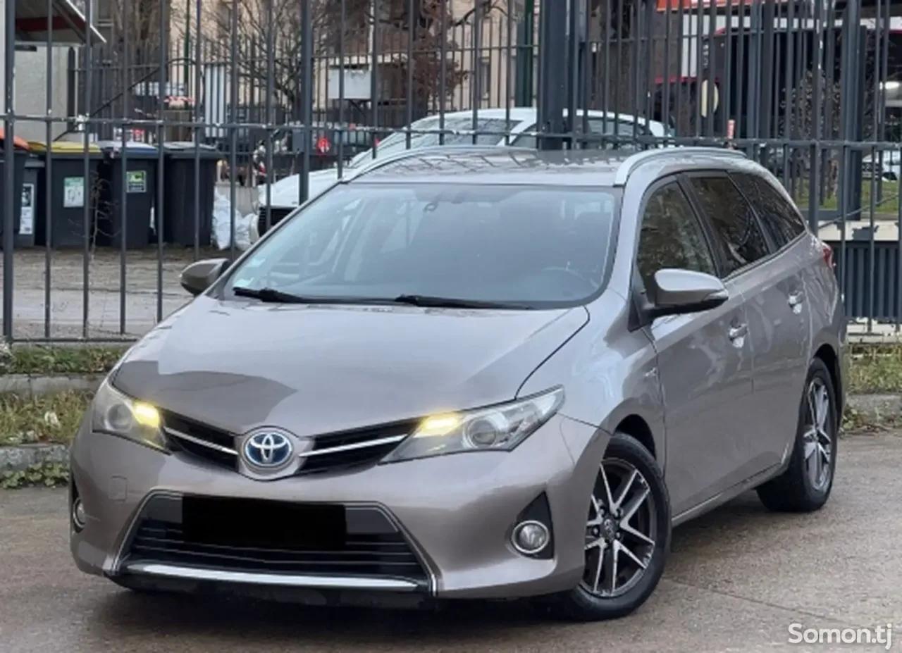 Toyota Auris 2014 · 1.8 AT