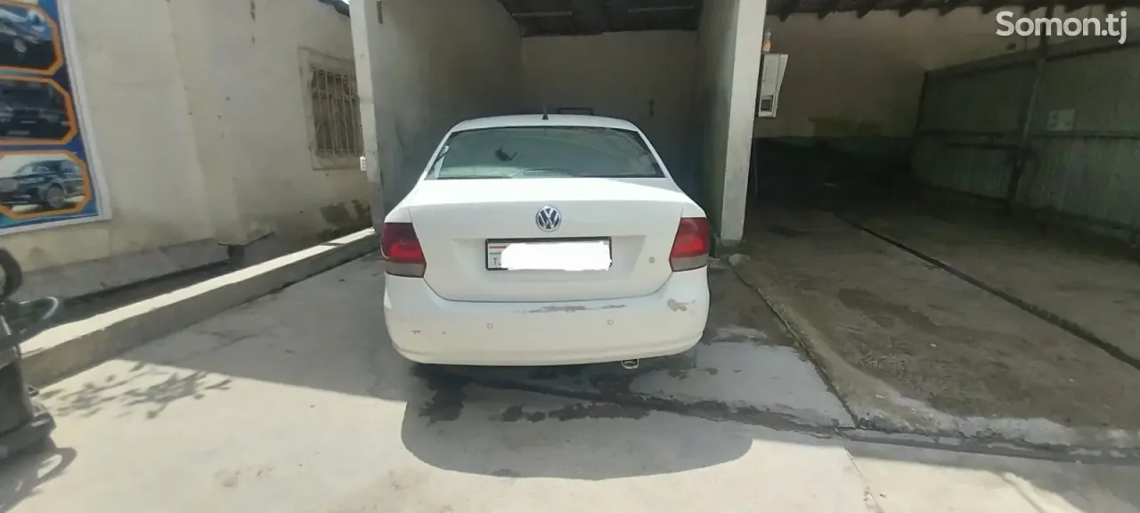 Volkswagen Polo 2014 · 1.6 MT