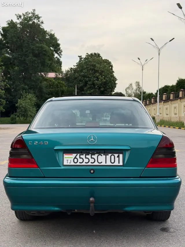 Mercedes-Benz C class 2000 · 2.4 AT