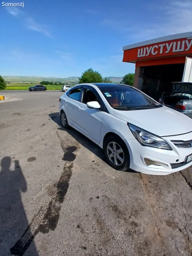Hyundai Solaris 2015 · 1.4 MT