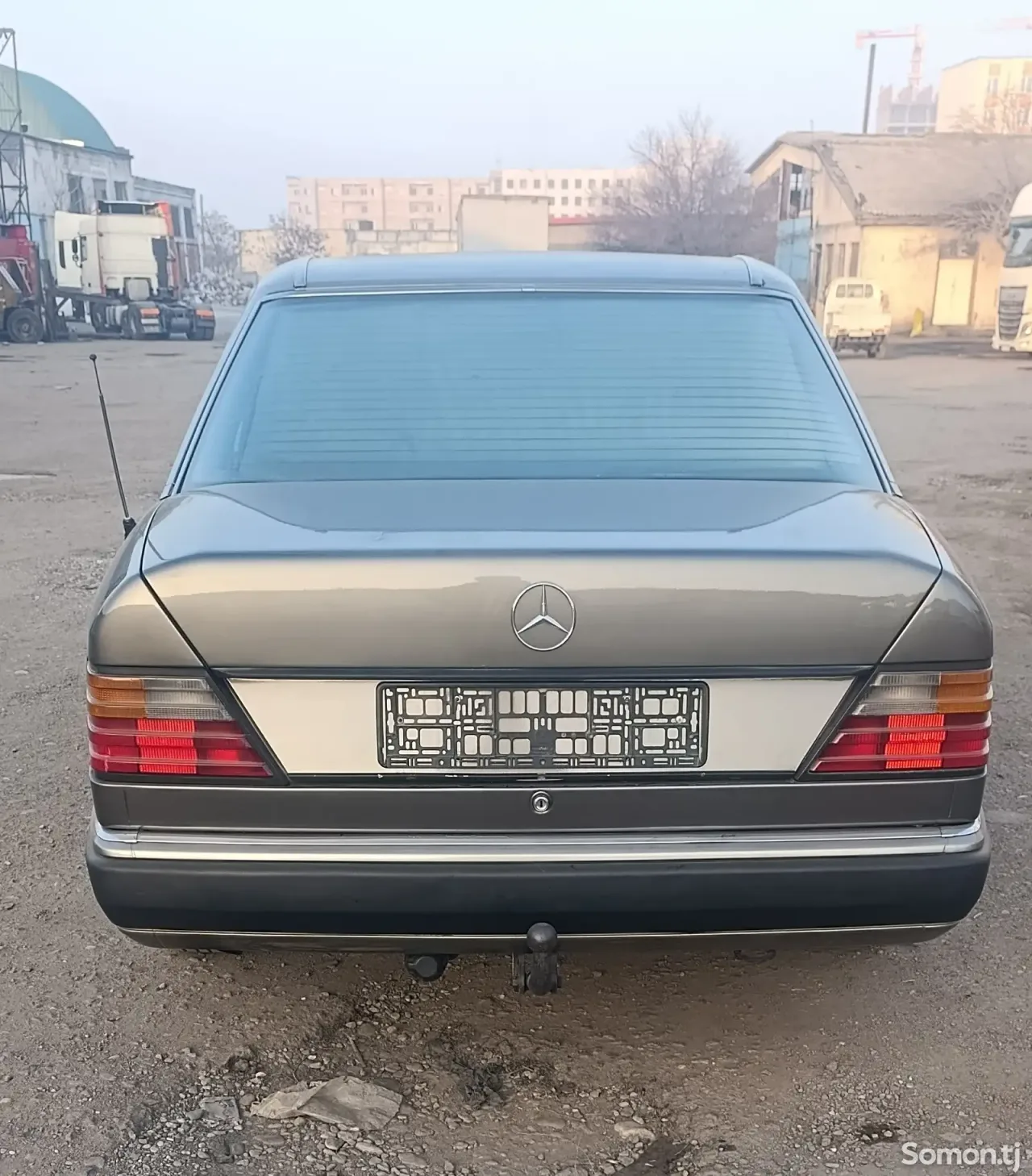 Mercedes-Benz W124 1992 · 2.5 MT