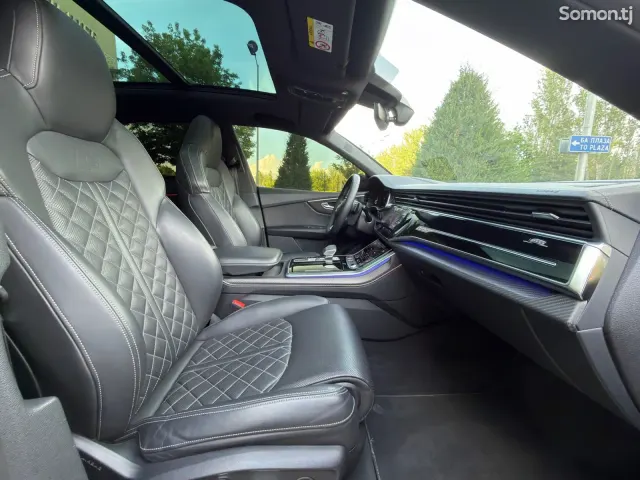 Audi Q8 2024 · 4.0 AT