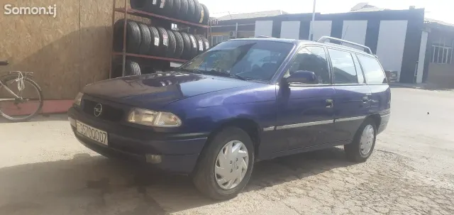Opel Astra F 1996 · 1.6 MT
