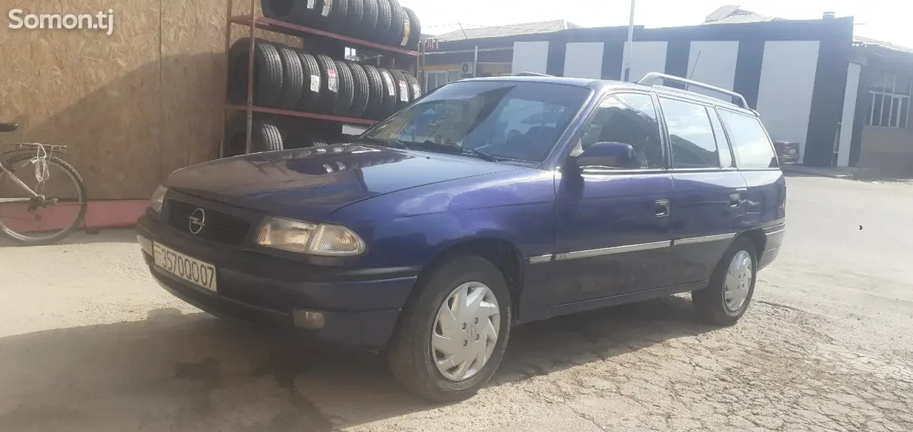 Opel Astra F 1996 · 1.6 MT