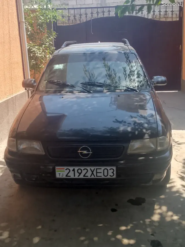 Opel Astra F 1997 · 1.6 MT