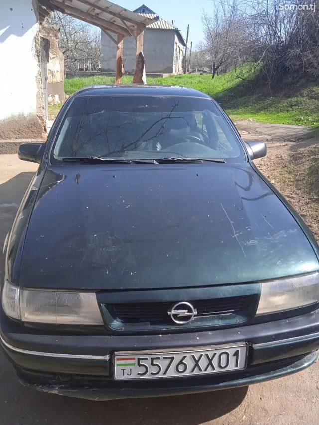 Opel Vectra A 1995 · 1.6 MT