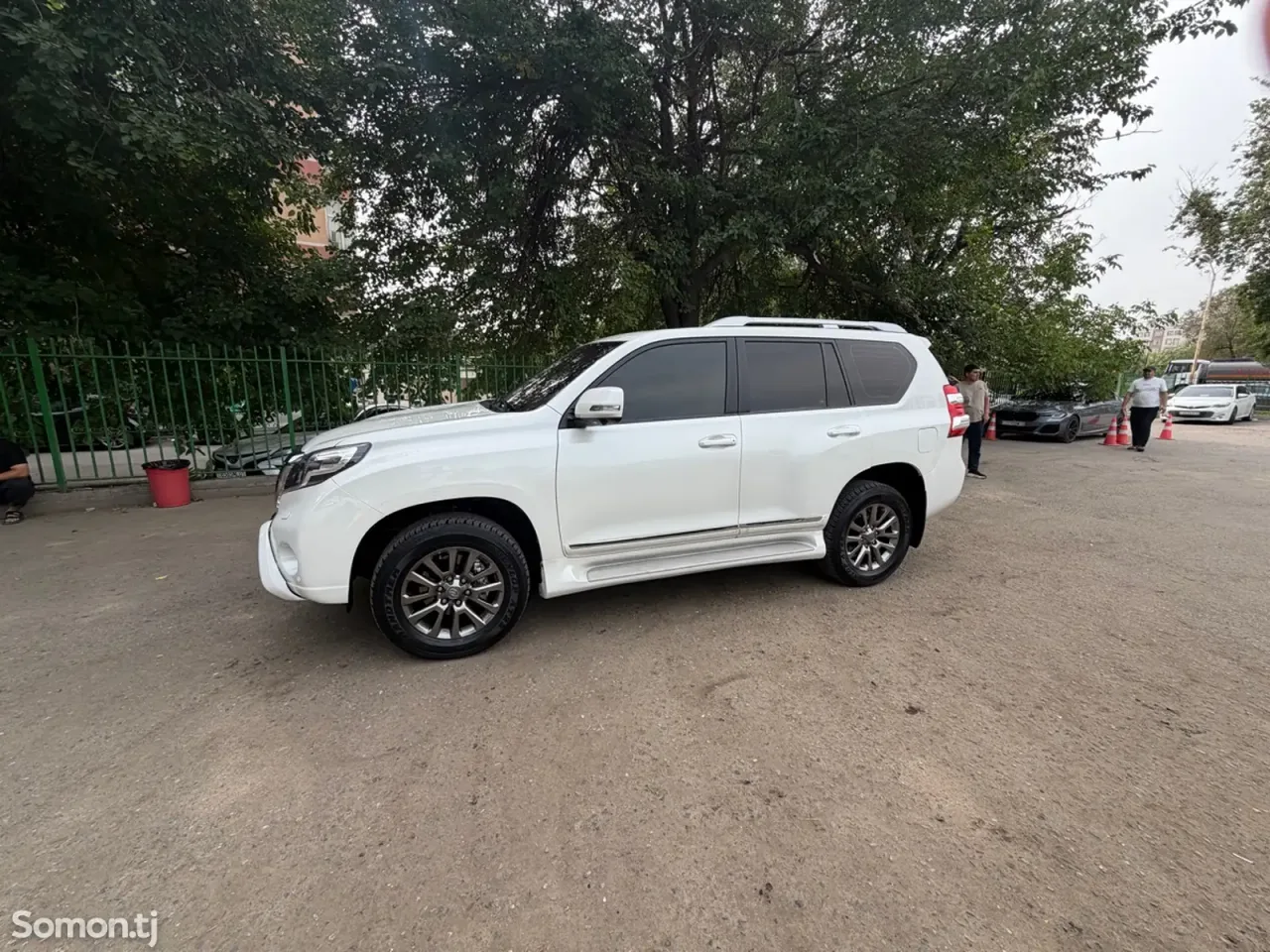 Toyota Land Cruiser Prado 2014 · 4.0 AT