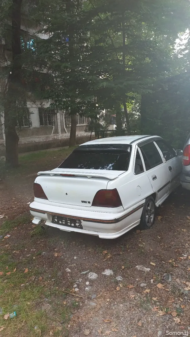 Daewoo Nexia 1995 · 1.6 MT