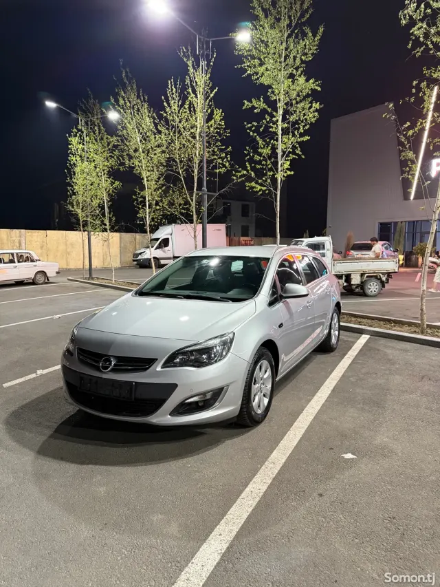 Opel Astra J 2016 · 1.6 MT