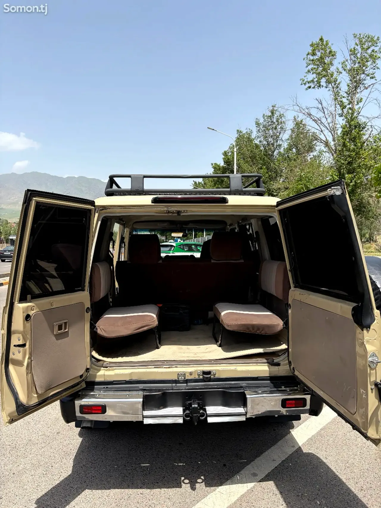 Toyota Land Cruiser 2012 · 4.7 MT